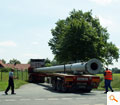 Industrieschornstein mit 32 m Lnge wird transportiert